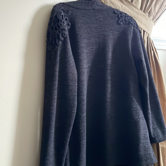 Carol Rose sweater - Picture 4 of 8